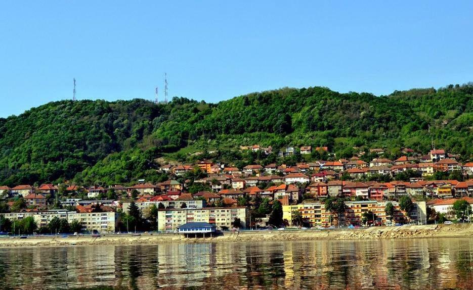 Apartament R&A Apartamento Orşova Exterior foto